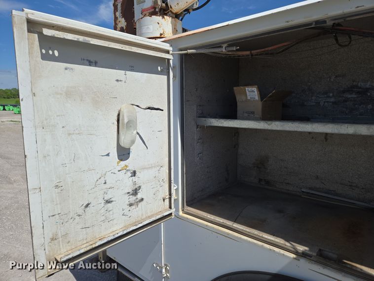 image for item EN8941 2008 Ford F550 Super Duty utility / service truck