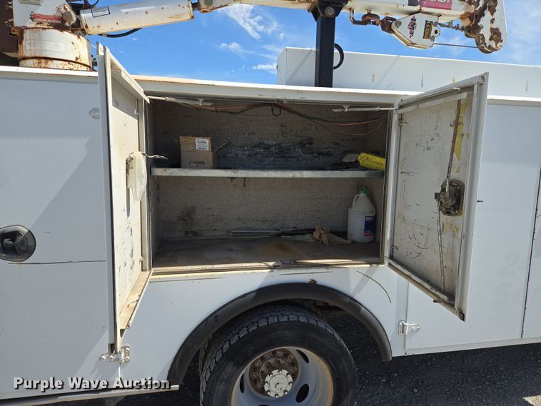 image for item EN8941 2008 Ford F550 Super Duty utility / service truck