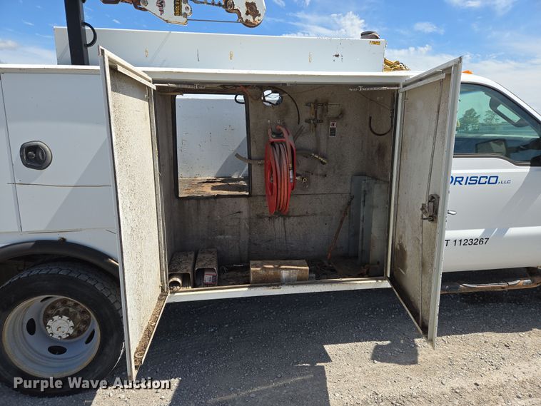 image for item EN8941 2008 Ford F550 Super Duty utility / service truck