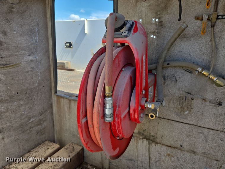 image for item EN8941 2008 Ford F550 Super Duty utility / service truck