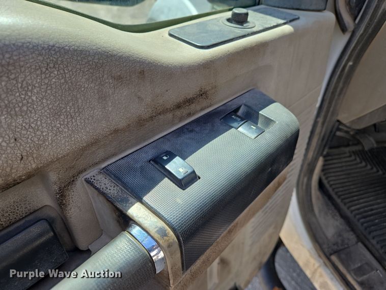 image for item EN8941 2008 Ford F550 Super Duty utility / service truck