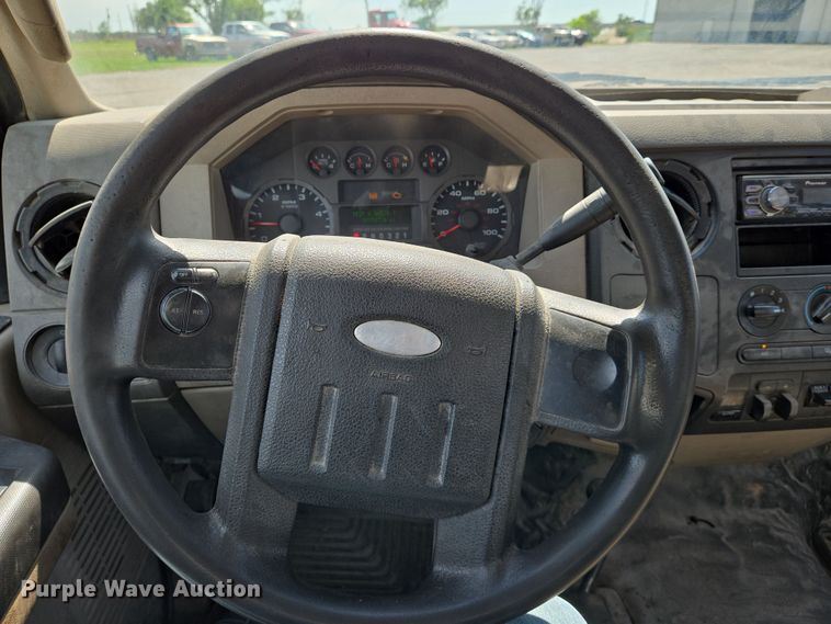 image for item EN8941 2008 Ford F550 Super Duty utility / service truck