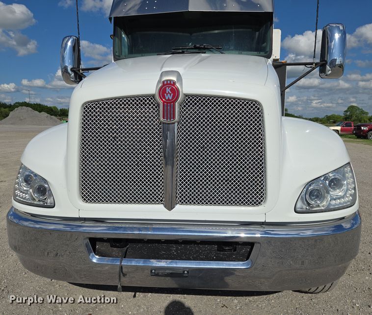 image for item EN8942 2008 Kenworth T300 utility / service truck