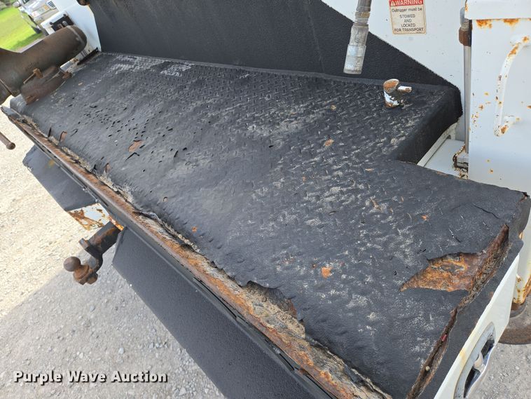 image for item EN8942 2008 Kenworth T300 utility / service truck