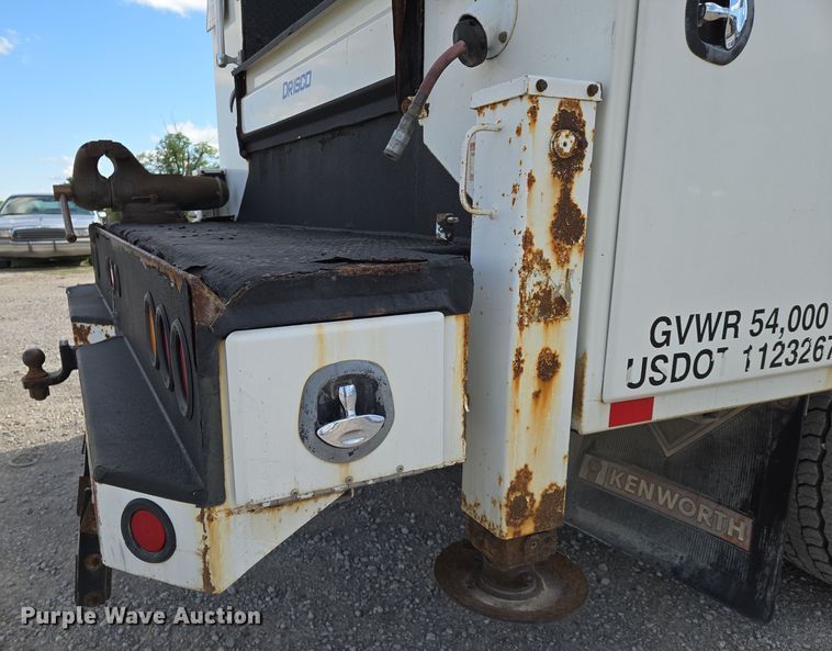 image for item EN8942 2008 Kenworth T300 utility / service truck