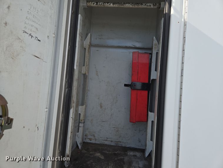 image for item EN8942 2008 Kenworth T300 utility / service truck