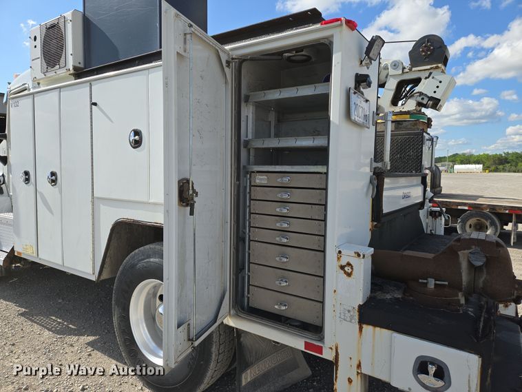 image for item EN8942 2008 Kenworth T300 utility / service truck