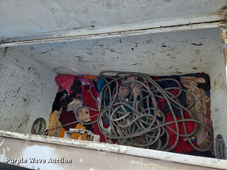 image for item EN8942 2008 Kenworth T300 utility / service truck