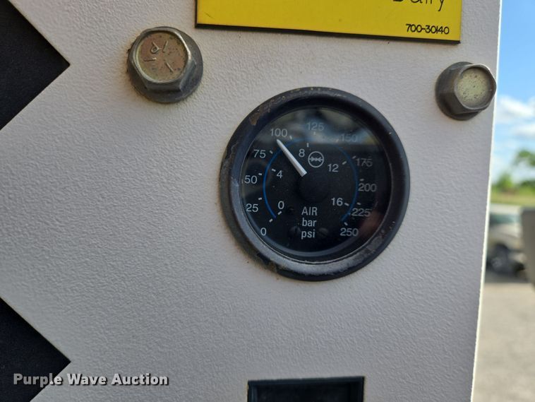 image for item EN8942 2008 Kenworth T300 utility / service truck