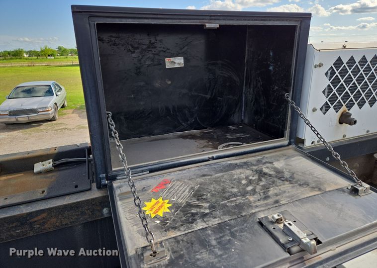 image for item EN8942 2008 Kenworth T300 utility / service truck