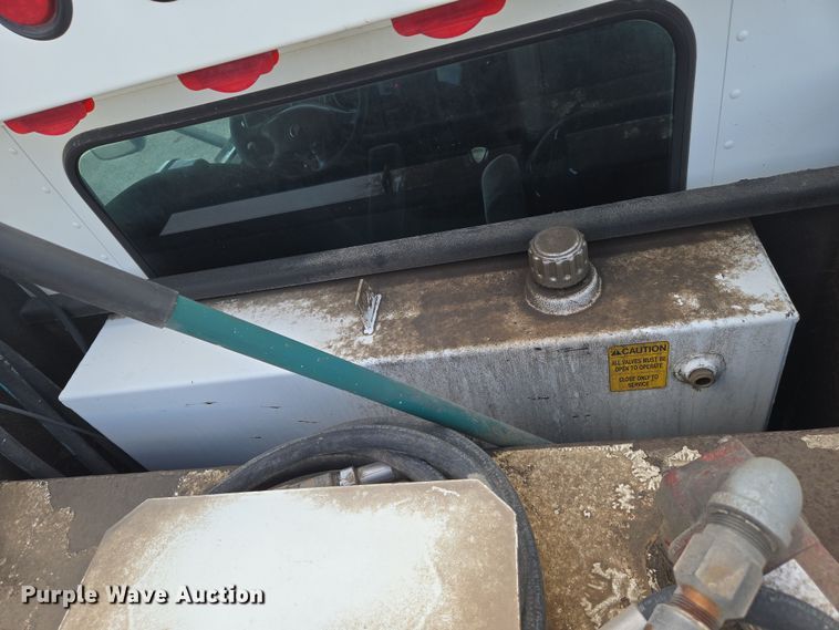 image for item EN8942 2008 Kenworth T300 utility / service truck