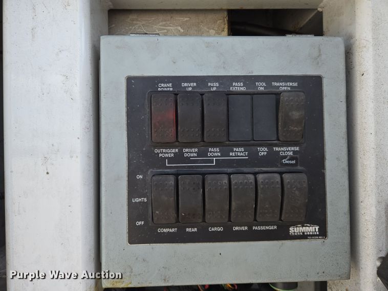 image for item EN8942 2008 Kenworth T300 utility / service truck