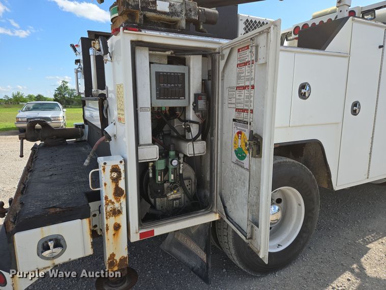 image for item EN8942 2008 Kenworth T300 utility / service truck