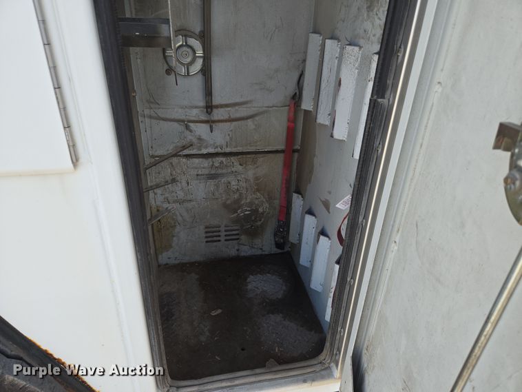 image for item EN8942 2008 Kenworth T300 utility / service truck