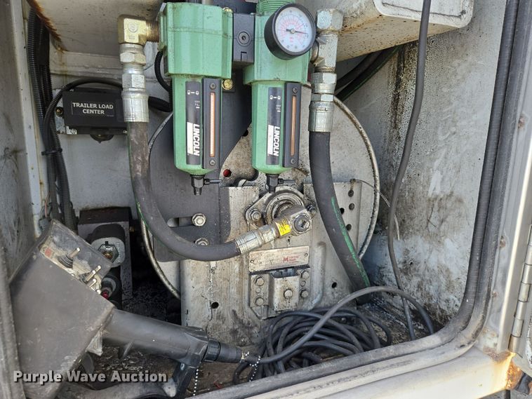 image for item EN8942 2008 Kenworth T300 utility / service truck