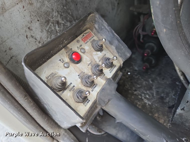 image for item EN8942 2008 Kenworth T300 utility / service truck