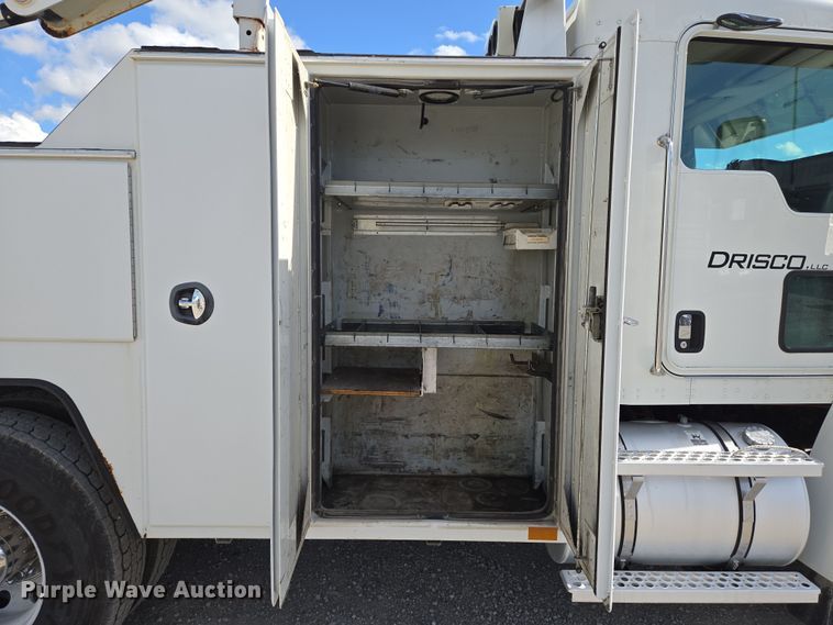 image for item EN8942 2008 Kenworth T300 utility / service truck