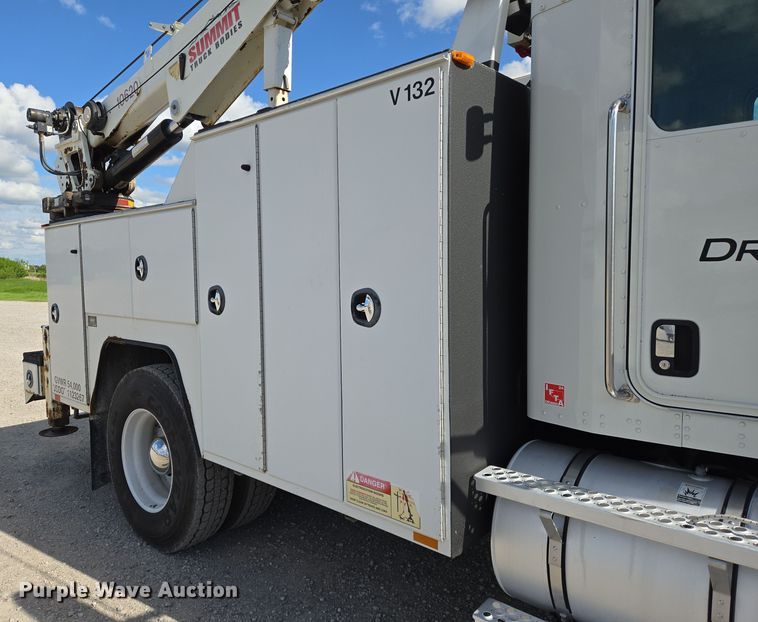 image for item EN8942 2008 Kenworth T300 utility / service truck