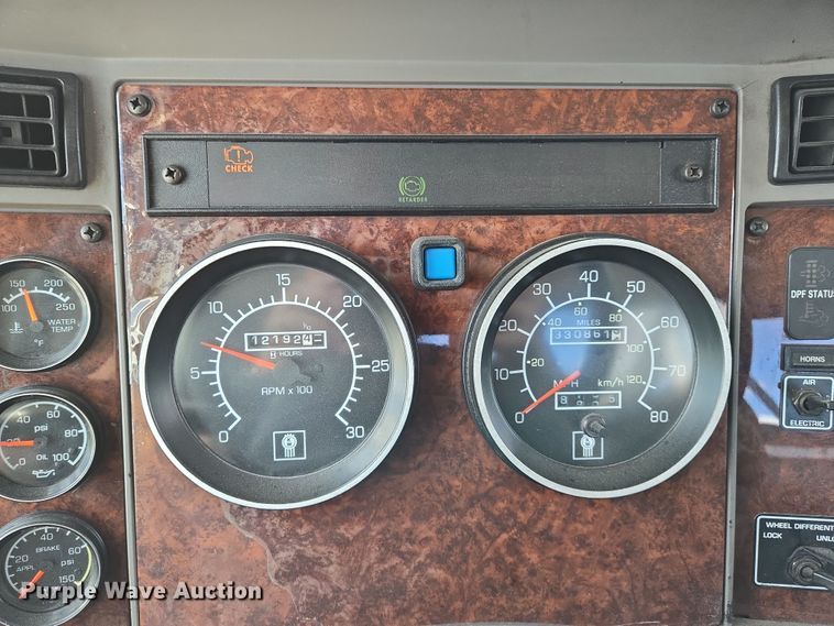 image for item EN8942 2008 Kenworth T300 utility / service truck