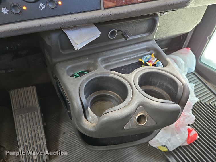 image for item EN8942 2008 Kenworth T300 utility / service truck