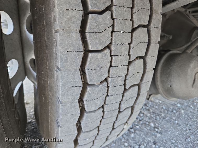 image for item EN8942 2008 Kenworth T300 utility / service truck