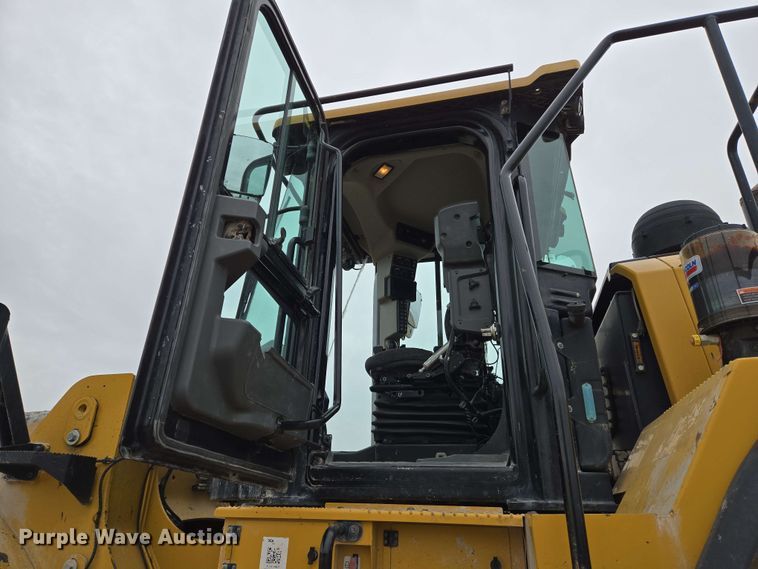 image for item EO0777 2017 Caterpillar  966M wheel loader