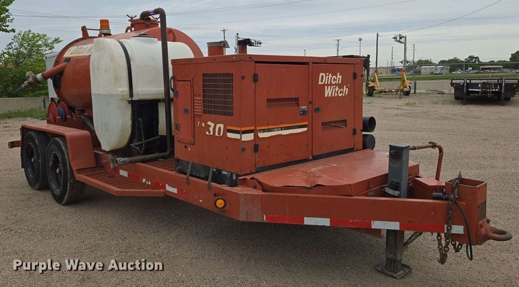 image for item EO0779 2000 Ditch Witch FX30 vacuum excavator