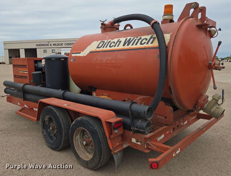 image for item EO0779 2000 Ditch Witch FX30 vacuum excavator