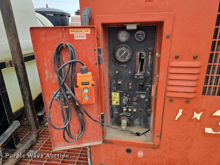 image for item EO0779 2000 Ditch Witch FX30 vacuum excavator