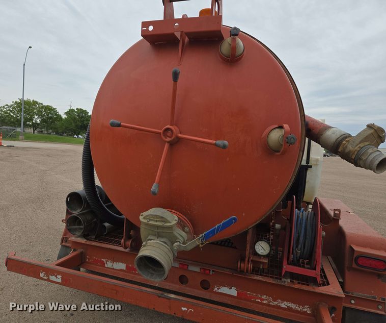 image for item EO0779 2000 Ditch Witch FX30 vacuum excavator