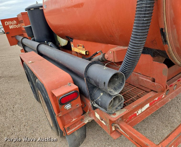 image for item EO0779 2000 Ditch Witch FX30 vacuum excavator