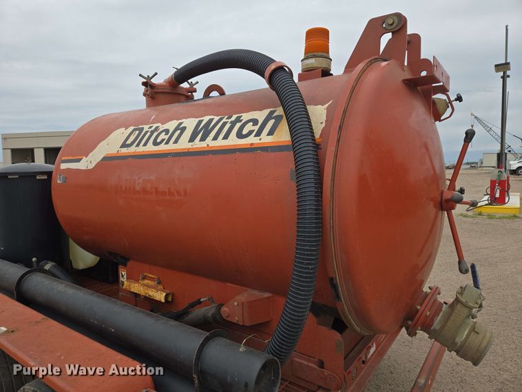 image for item EO0779 2000 Ditch Witch FX30 vacuum excavator