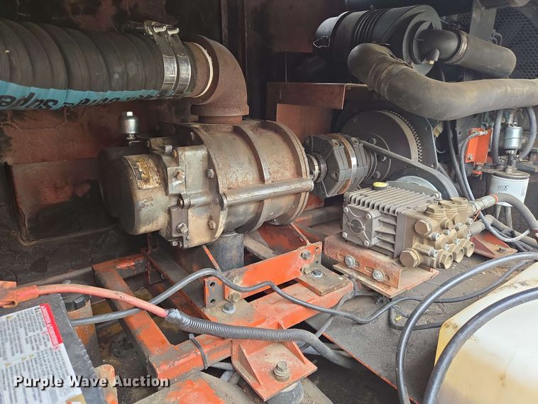 image for item EO0779 2000 Ditch Witch FX30 vacuum excavator