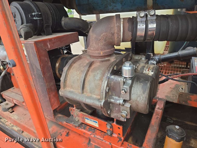 image for item EO0779 2000 Ditch Witch FX30 vacuum excavator