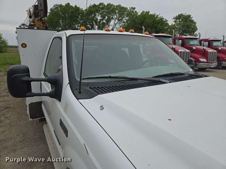 image for item EO0782 2002 Ford F550 utility / service truck