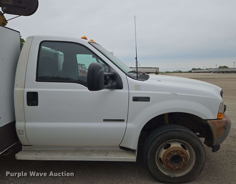 image for item EO0782 2002 Ford F550 utility / service truck