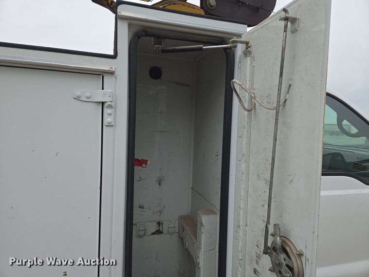 image for item EO0782 2002 Ford F550 utility / service truck