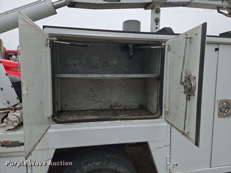 image for item EO0782 2002 Ford F550 utility / service truck