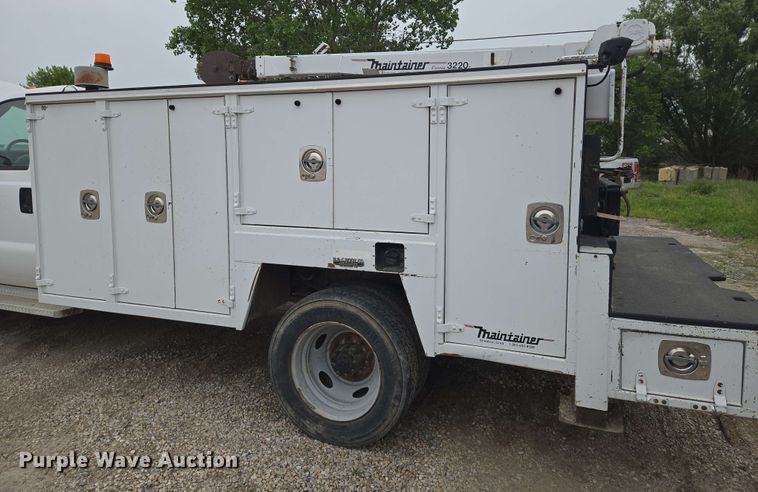 image for item EO0782 2002 Ford F550 utility / service truck