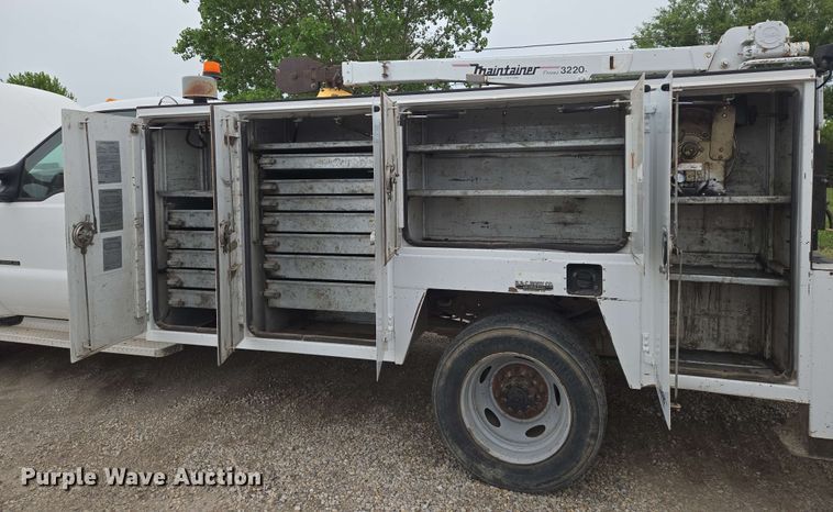 image for item EO0782 2002 Ford F550 utility / service truck