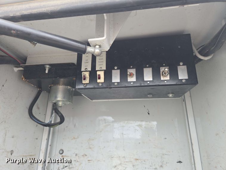 image for item EO0782 2002 Ford F550 utility / service truck