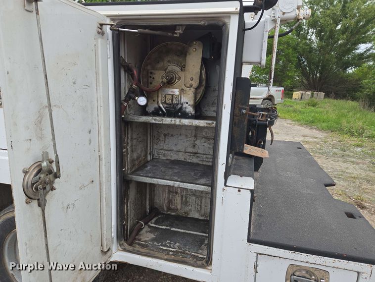 image for item EO0782 2002 Ford F550 utility / service truck