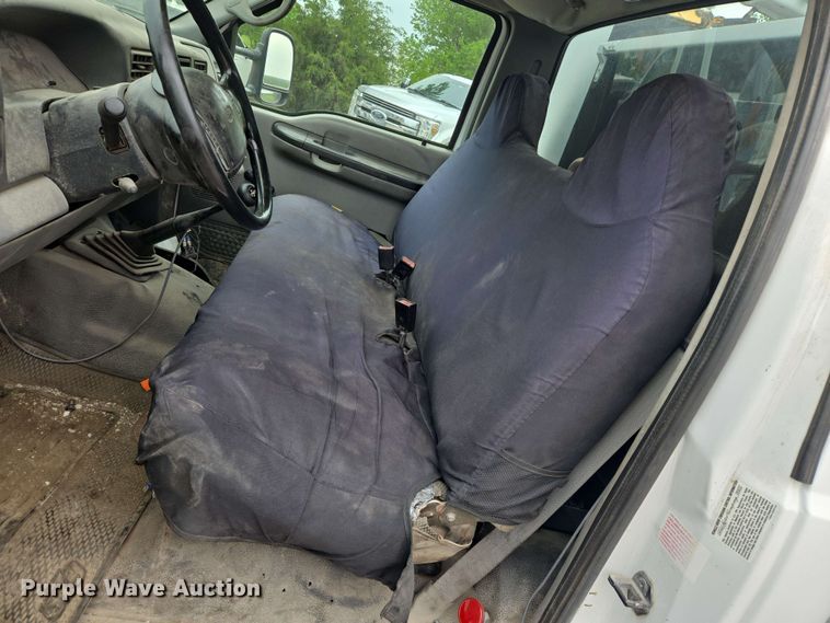 image for item EO0782 2002 Ford F550 utility / service truck