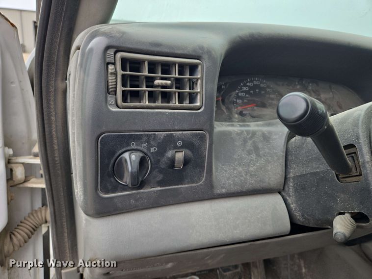 image for item EO0782 2002 Ford F550 utility / service truck