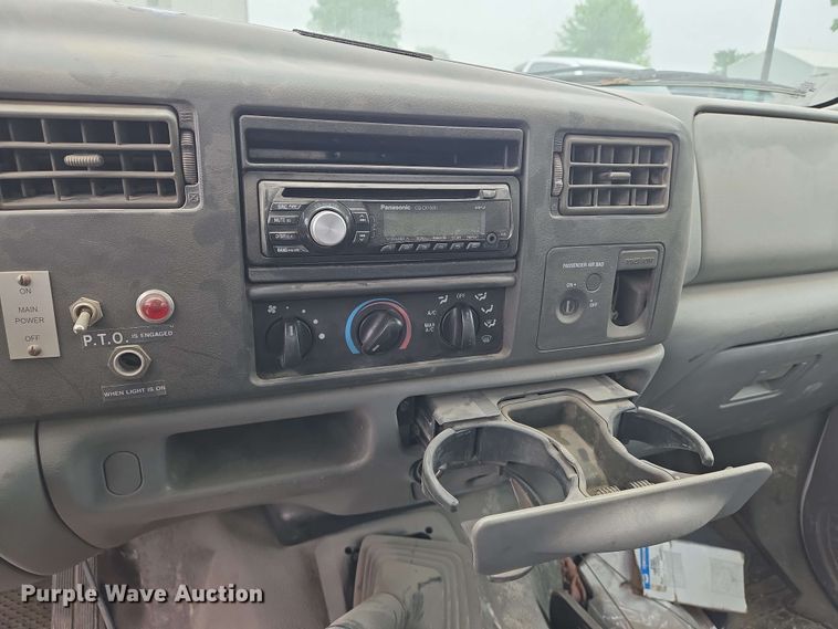 image for item EO0782 2002 Ford F550 utility / service truck