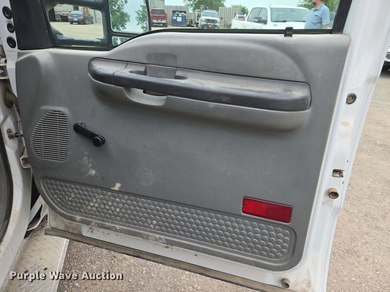 image for item EO0782 2002 Ford F550 utility / service truck