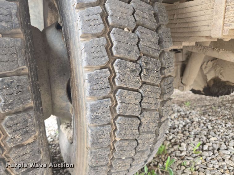 image for item EO0782 2002 Ford F550 utility / service truck