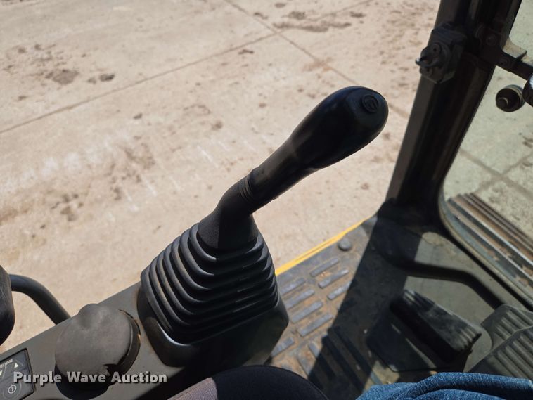 image for item EO0806 2016 Komatsu PC210LCI excavator