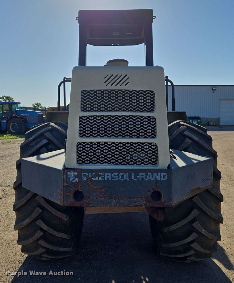image for item EO0807 1996 Ingersoll Rand SD115F Pro-Pac single drum vibratory roller