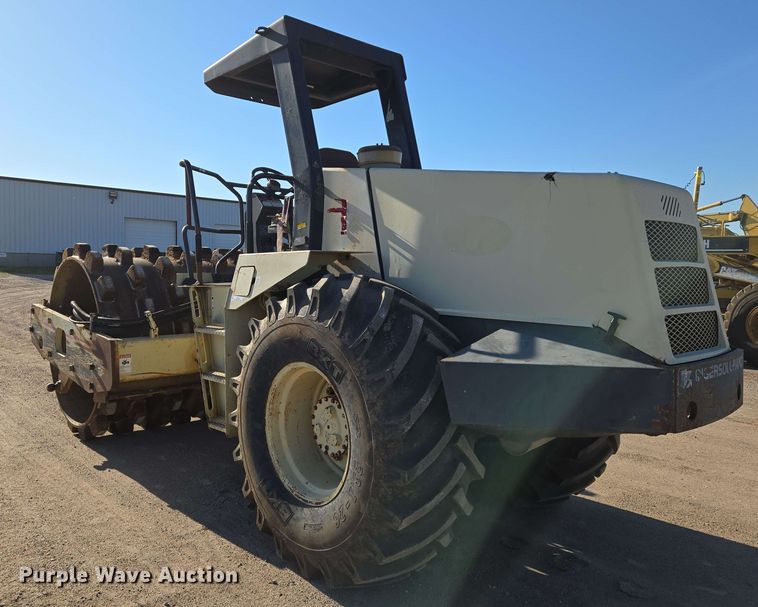 image for item EO0807 1996 Ingersoll Rand SD115F Pro-Pac single drum vibratory roller